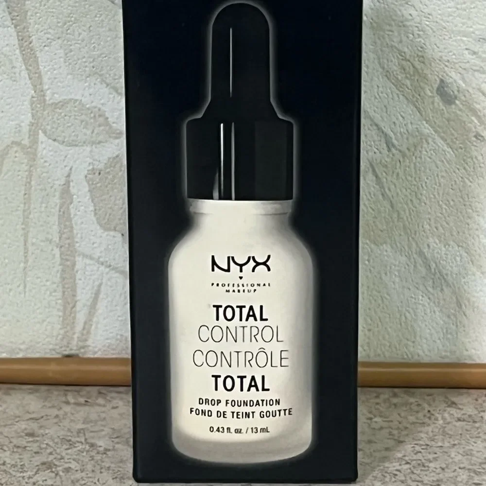 Nyx total control drop foundation TCDF03 NEW